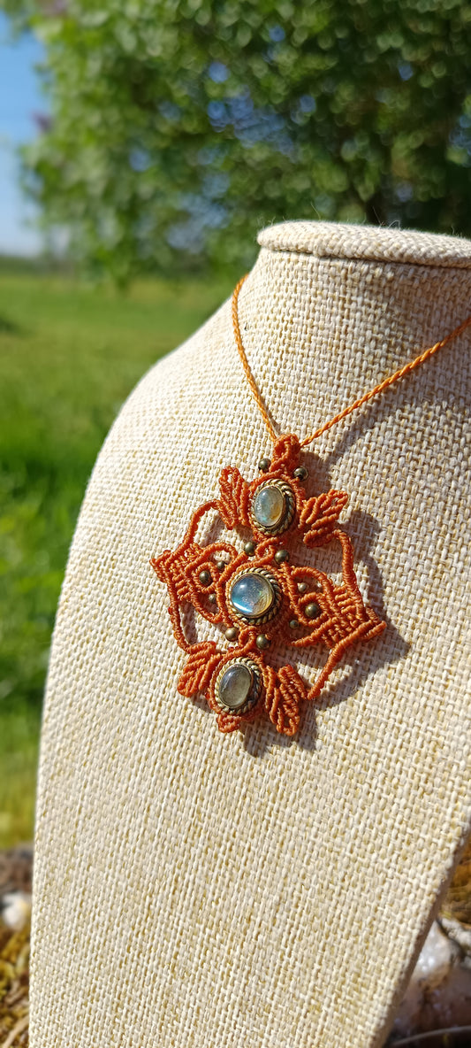 Oxalis -Labradorite - ocre