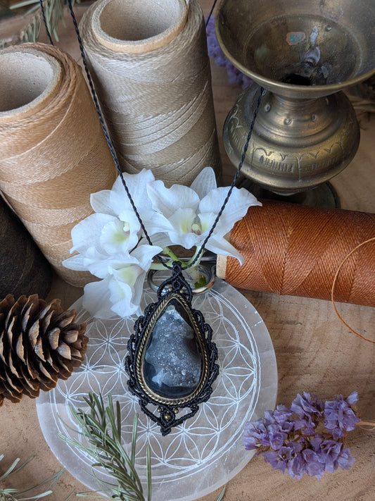 Collier " Camée" - Coeur de Septaria - Noir