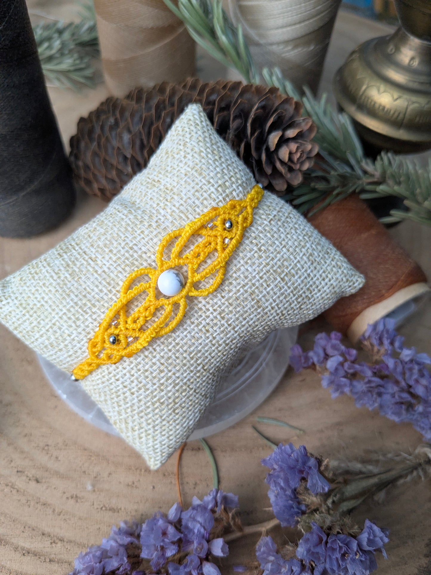 Bracelet " Néphile " - Howlite - Jaune