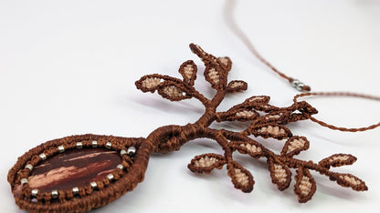Collier arbre de vie marron et pierre en jaspe rouge