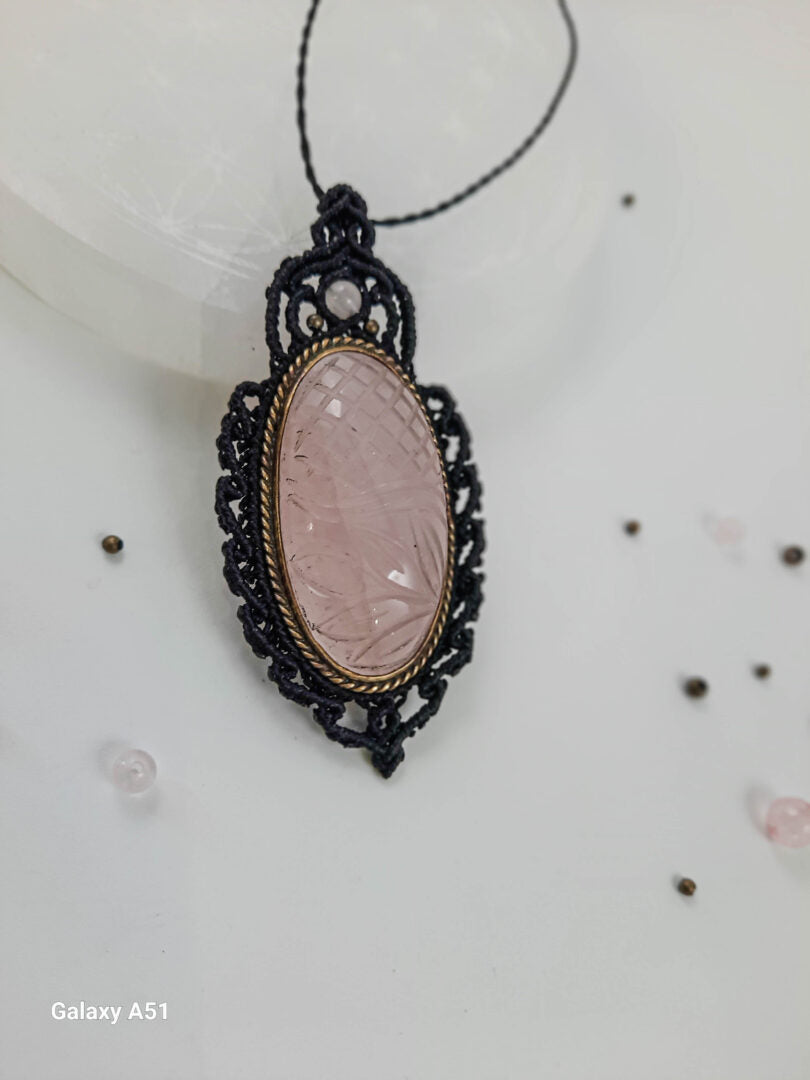 Quartz rose Gravé