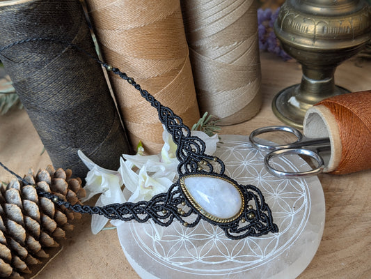 Plastron - pierre de lune blanche