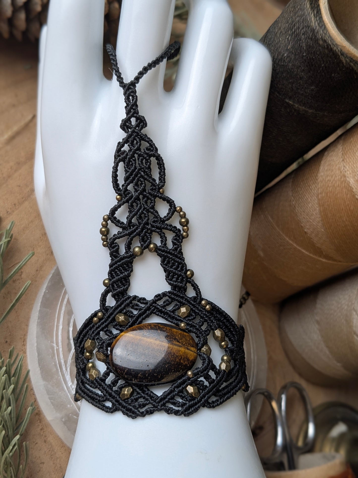 Hand jewelry - Tiger's eye - Brown