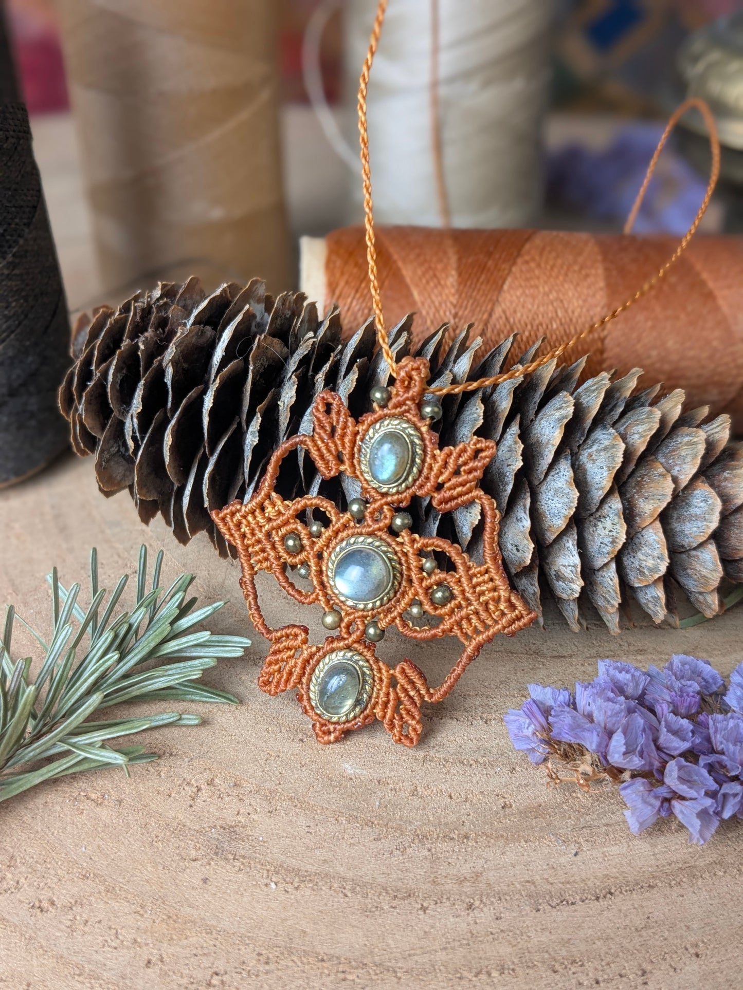 Oxalis -Labradorite  - ocre