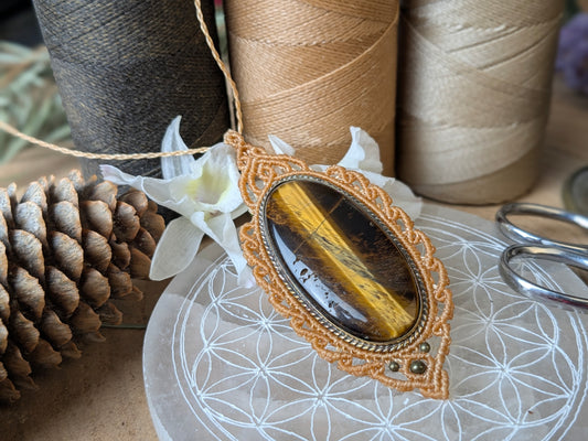 Collier " Camée" - Oeil de tigre - Crème