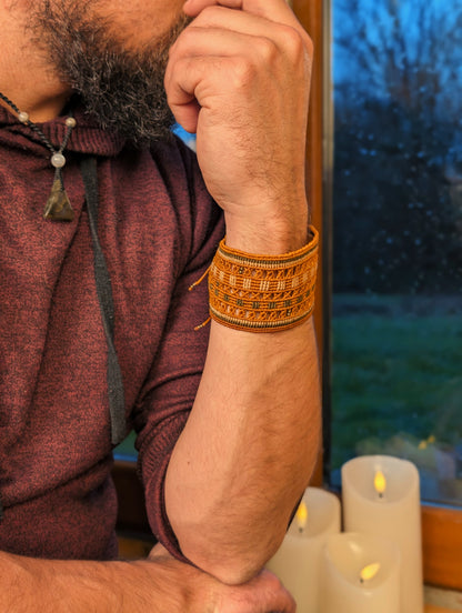 Large manchette ocre