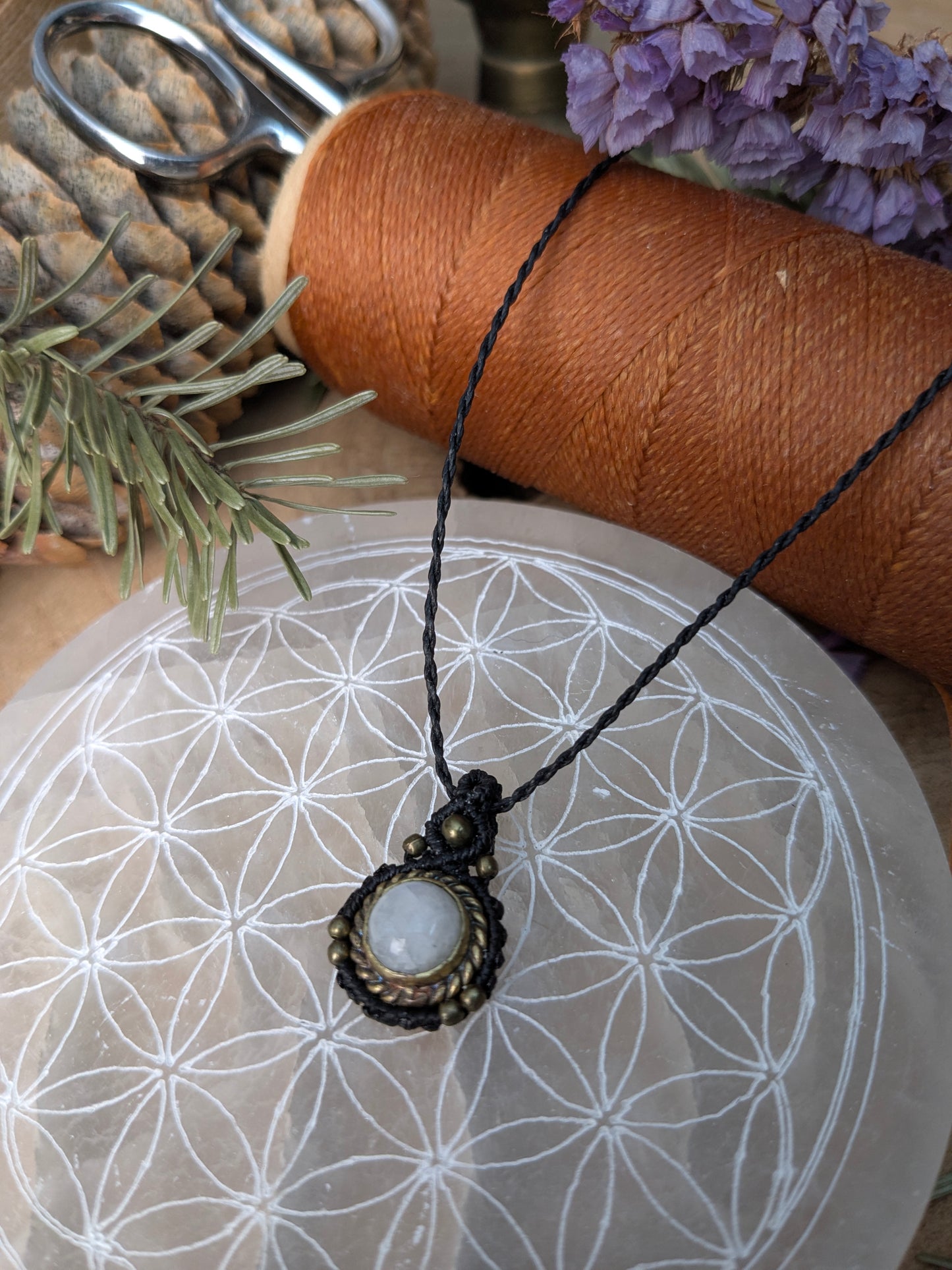 Collier oeil d'Orion - Pierre de lune ronde - Noir