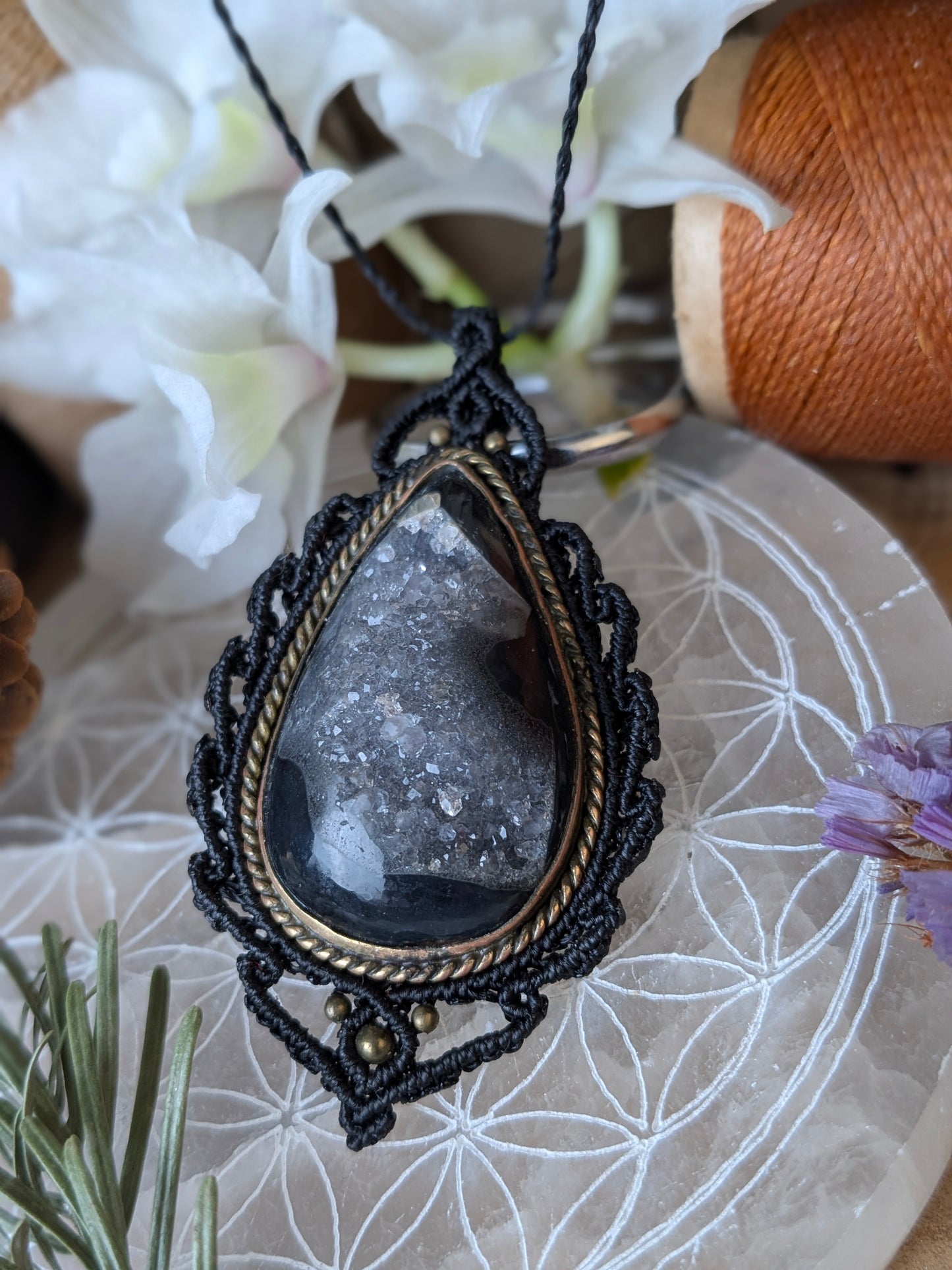 Collier " Camée" - Coeur de Septaria - Noir