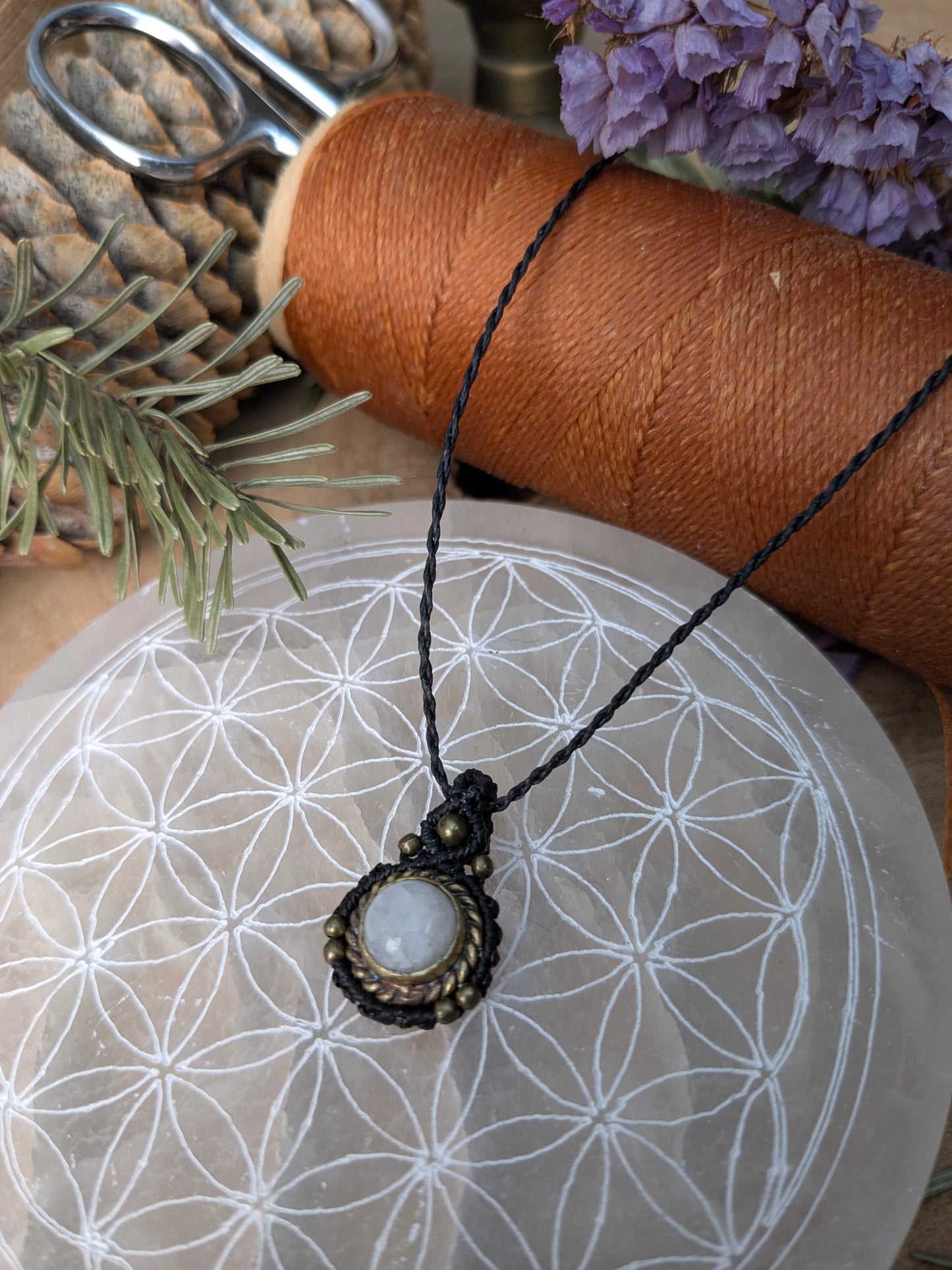 Collier oeil d'Orion - Pierre de lune ronde - Noir