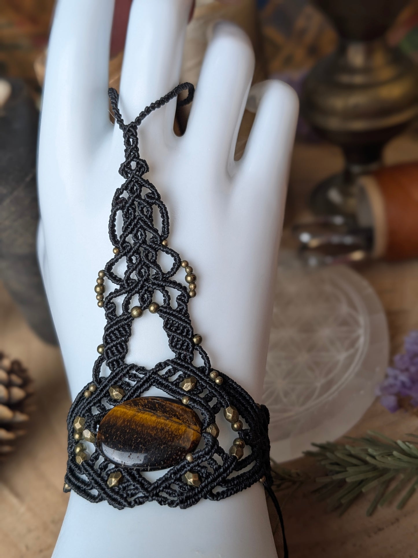 Hand jewelry - Tiger's eye - Brown