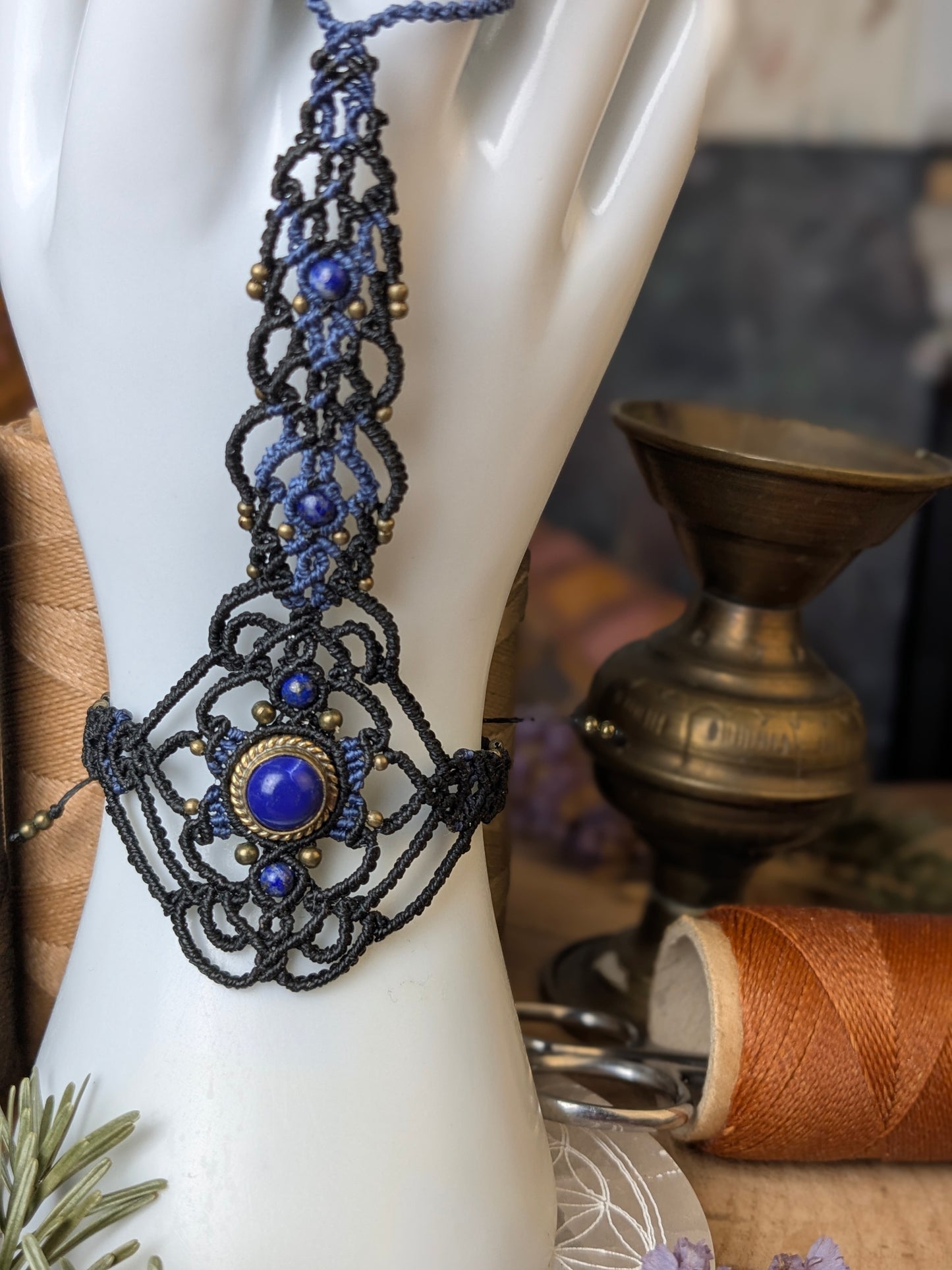 Bijou de main - Lapis lazuli- Bleu/noir