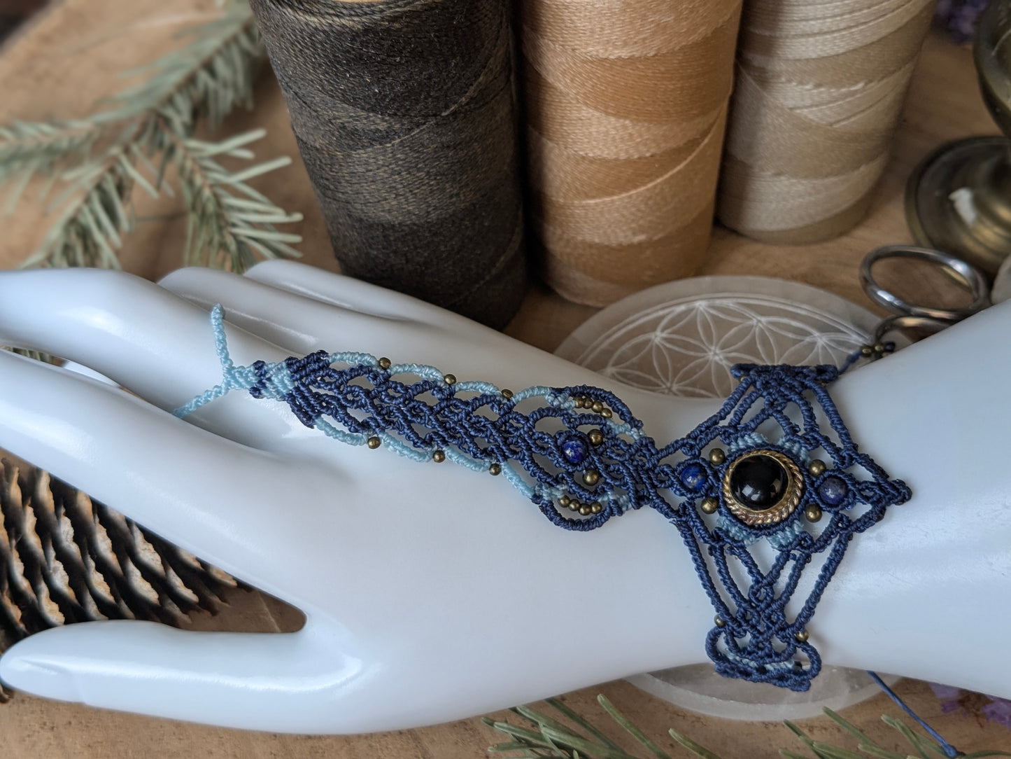 Hand jewelry - Tiger's eye - blue