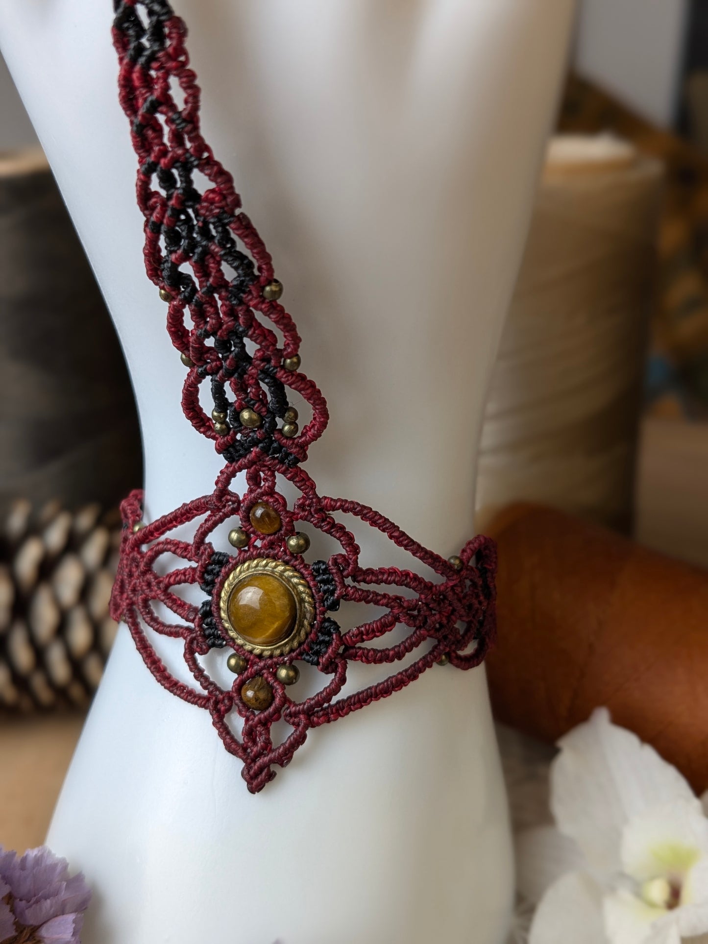 Bijou de main - œil de tigre - Rouge / Noir