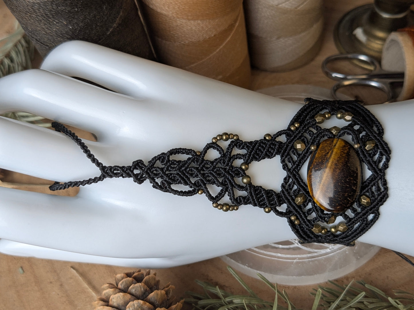 Hand jewelry - Tiger's eye - Brown