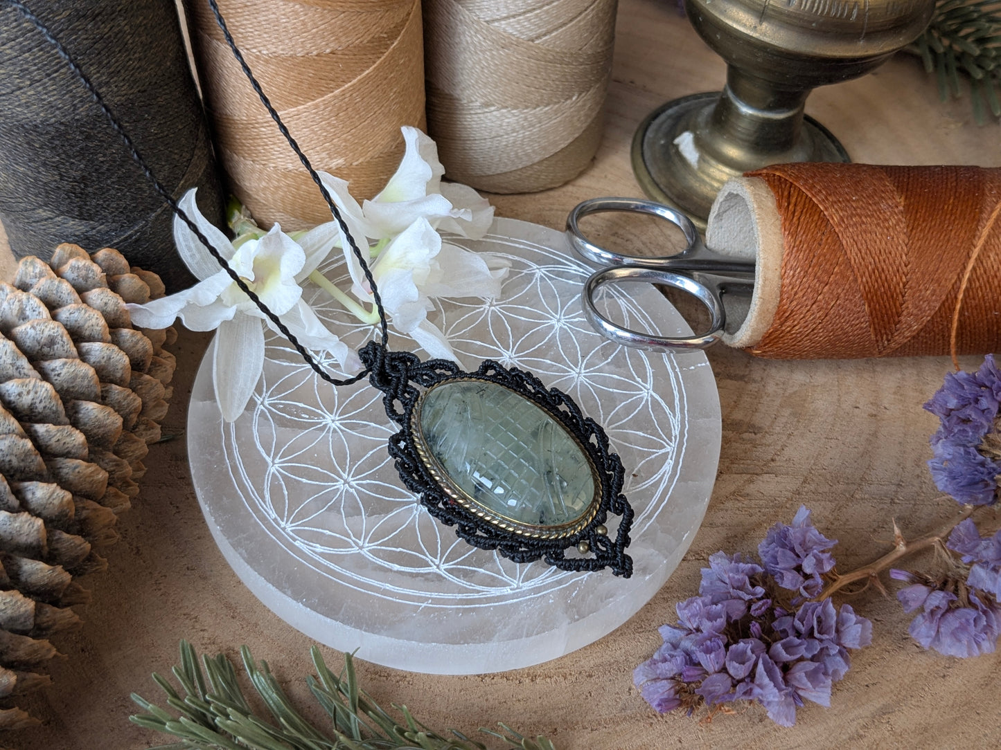 Collier " Camée" - Prehnite - Noir
