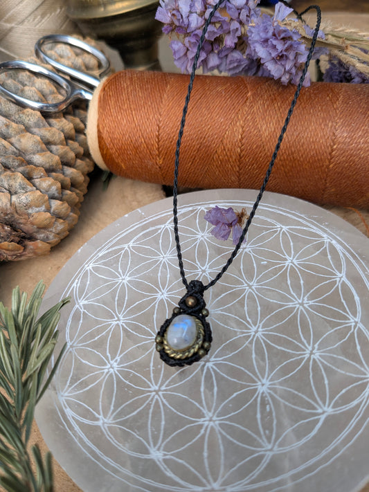 Collier oeil d'Orion - Pierre de lune ovale - Noir