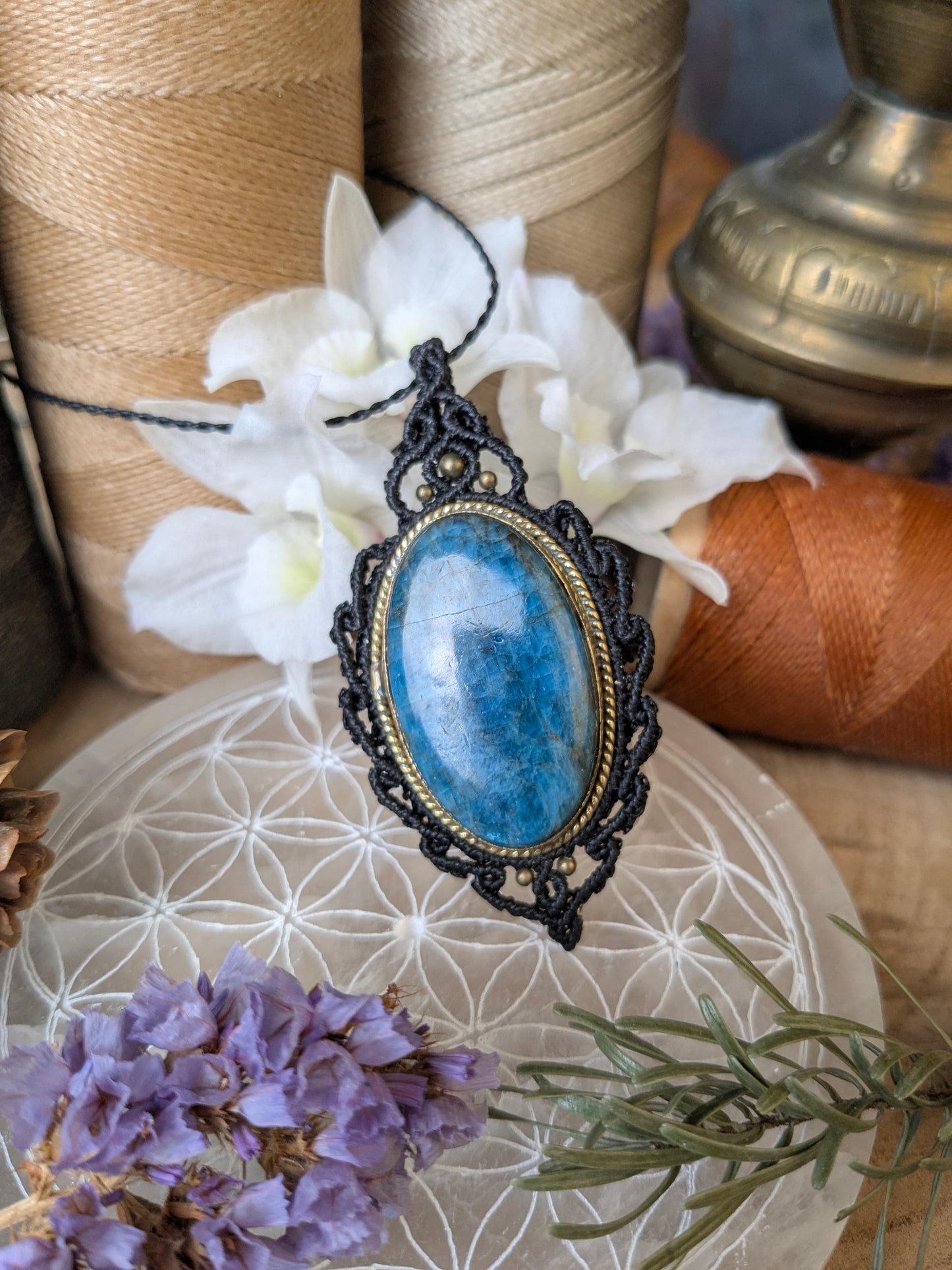 Collier " Camée" - Apatite - Noir